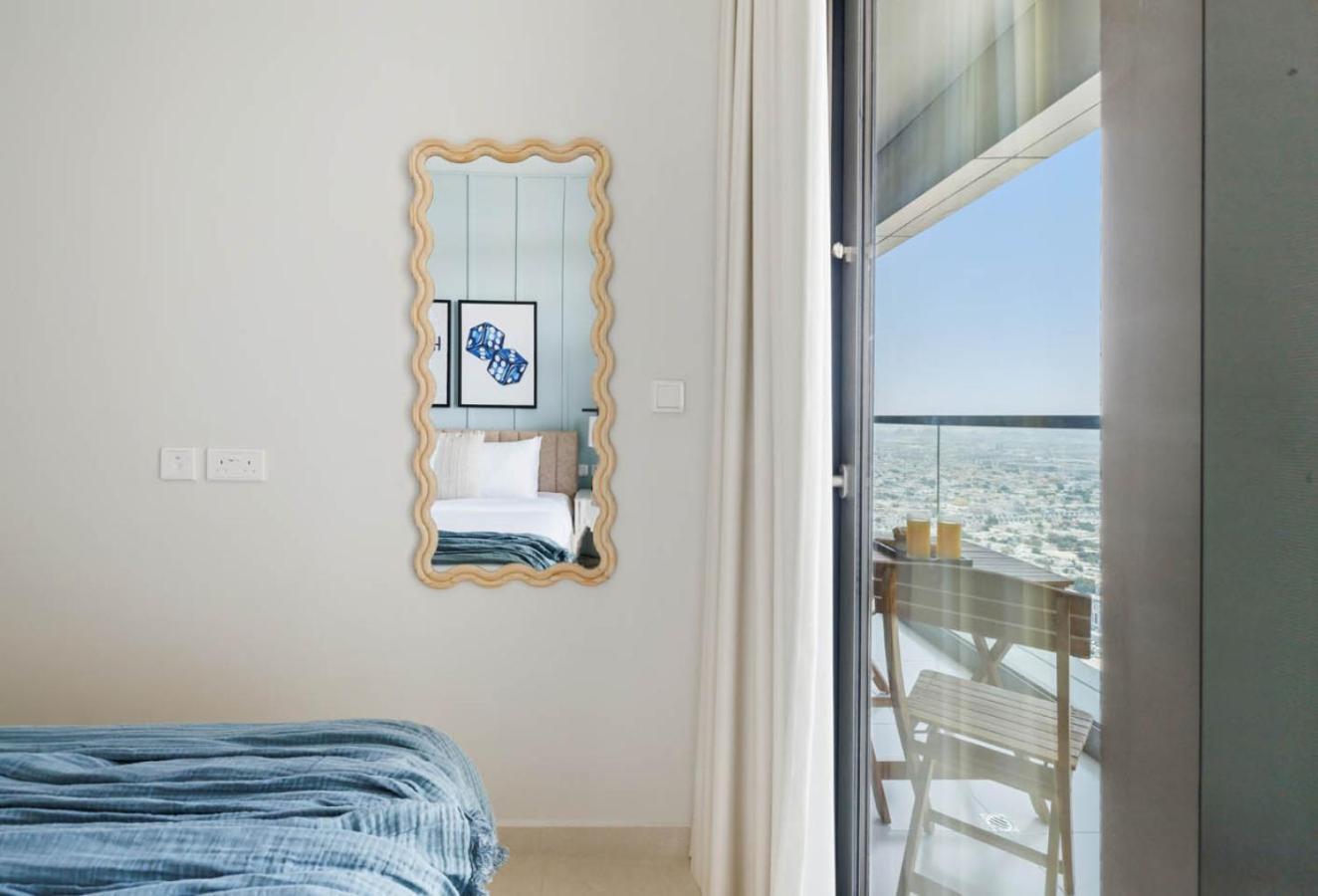 Sky High 1br In View With 41st Floor Views *