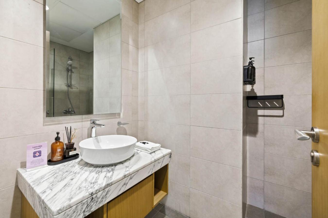 Sky High 1br In View With 41st Floor Views